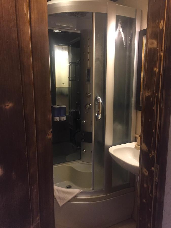 Roksolana Hotel Izki Buitenkant foto